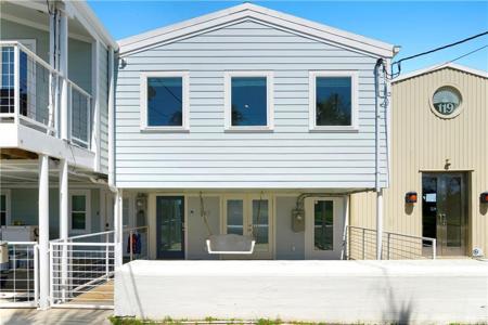 147 N ROADWAY Street