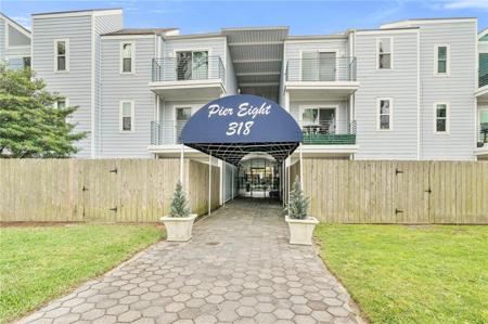 318 LAKE MARINA Avenue
