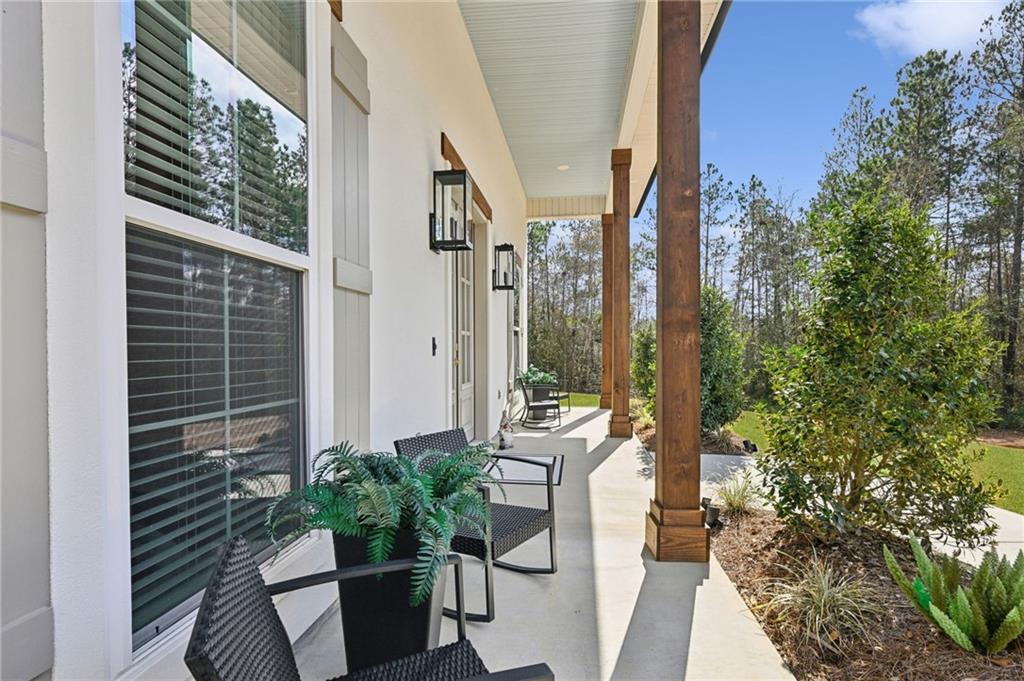 Image 3: Front patio