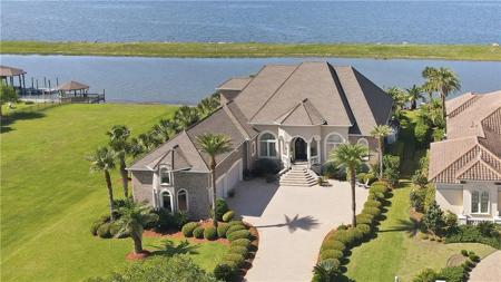 1036 LAKESHORE Boulevard