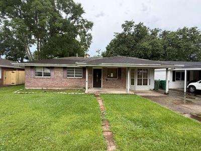 383 HICKORY Drive
