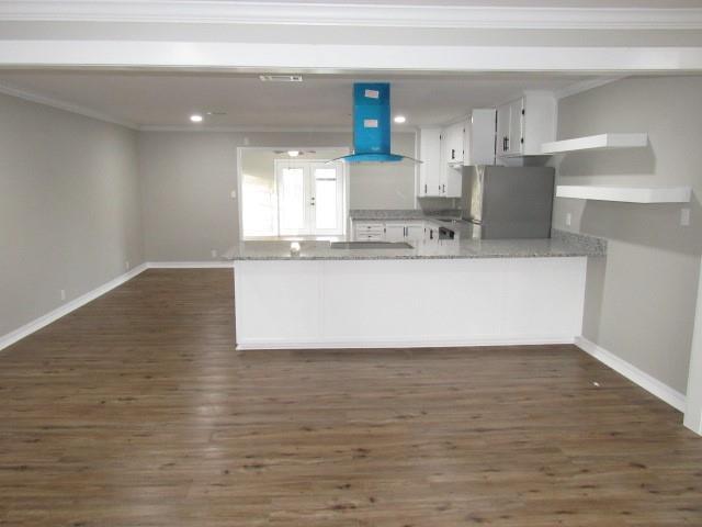 Image 3: Kitchen View 1