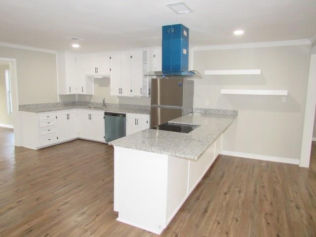 Image 4: Kitchen View 2