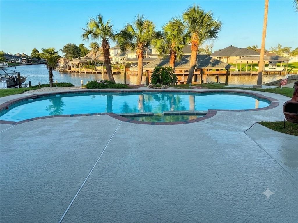 Image 4: Salt water heated pool.