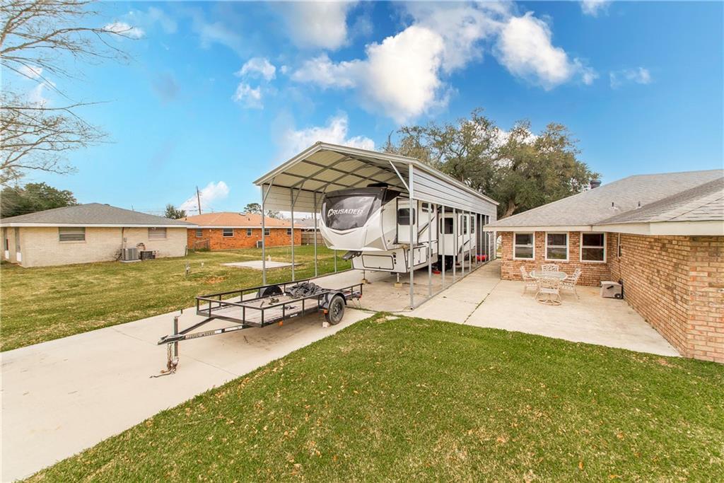 Image 3: Utility Storage