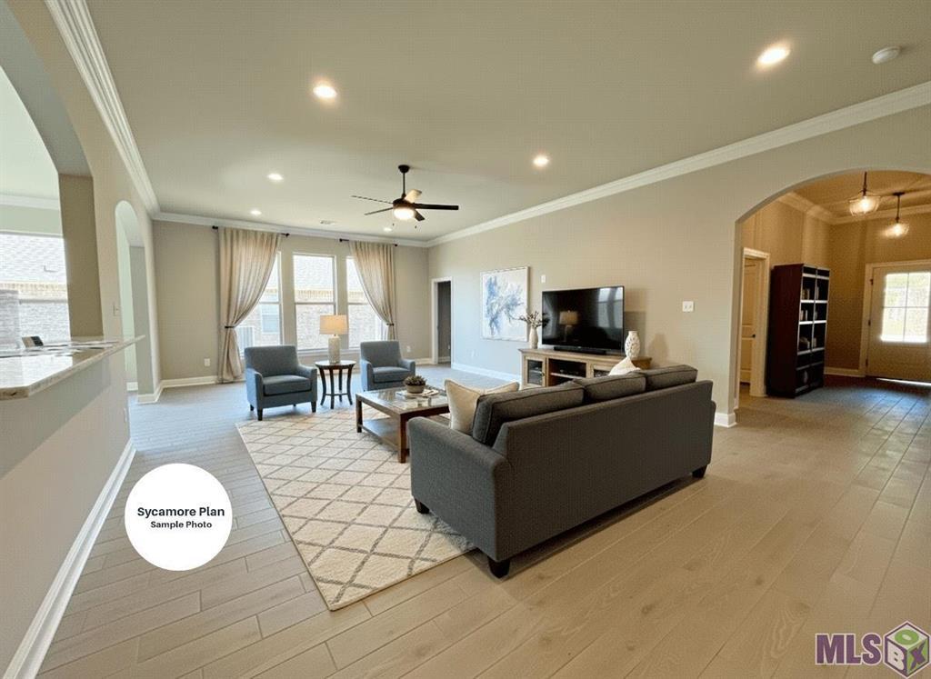 Image 3: Sample Photo