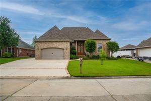 424 MOONRAKER Drive