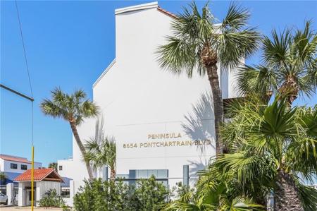 8654 PONTCHARTRAIN Boulevard
