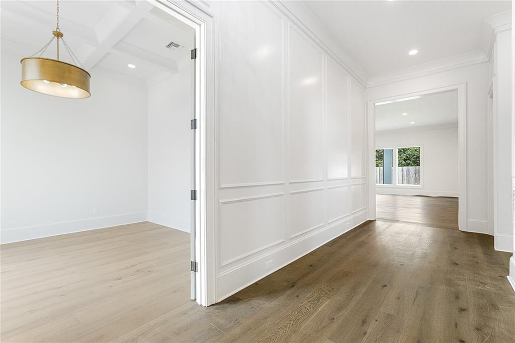 Image 4: Foyer/Office