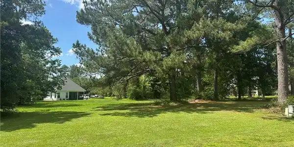 NORTHWOODS Drive