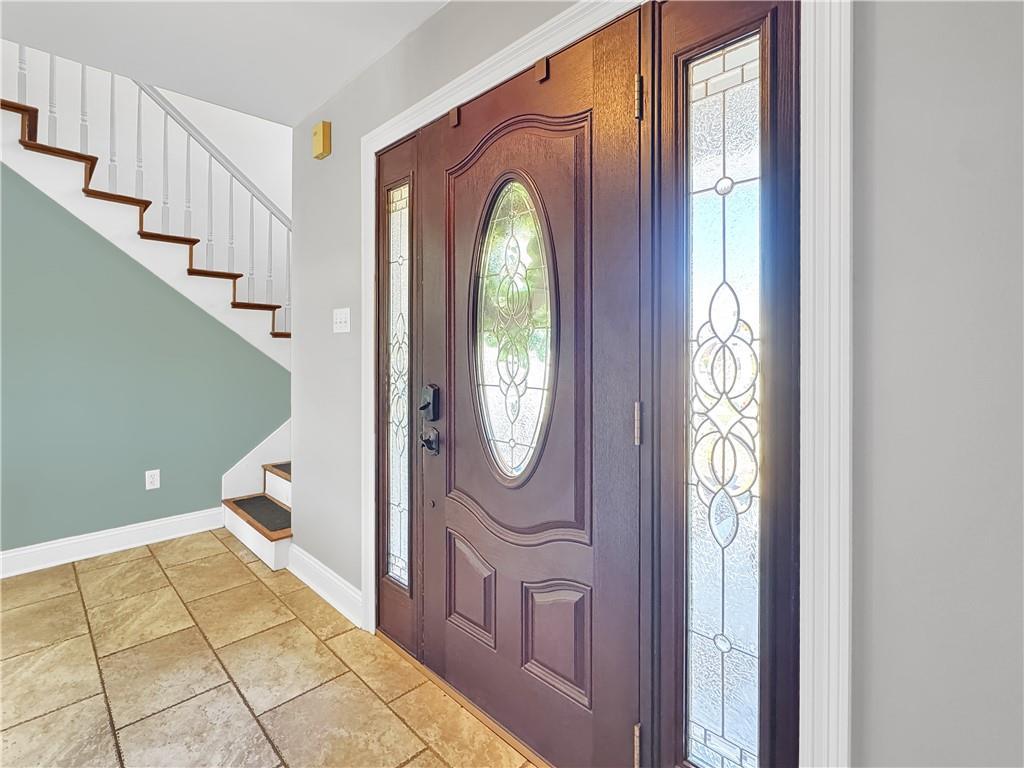 Image 3: Foyer