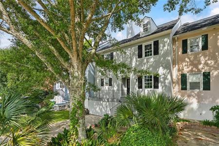 8 PLACE LAFITTE Street