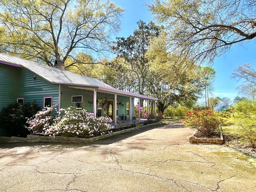 Image 2: Acreage Plus Cottage at Archie Wallace, Franklinto