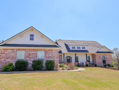 325 Lakes Dr N, Oxford MS 38655