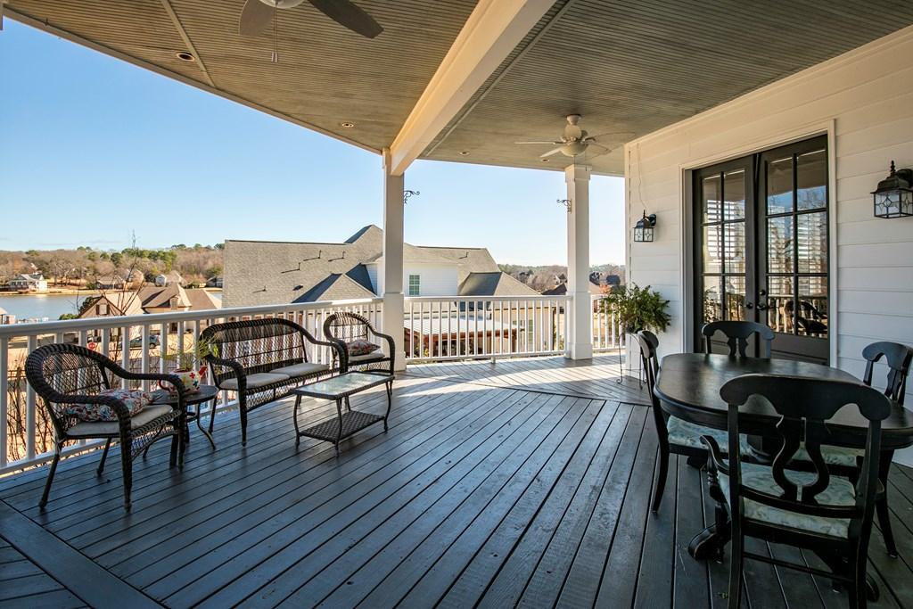 Image 4: Wrap-around porch