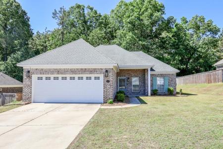 1059 Pebble Creek Dr, Oxford MS 38655