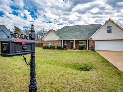 329 Lakes Drive North, Oxford MS 38655