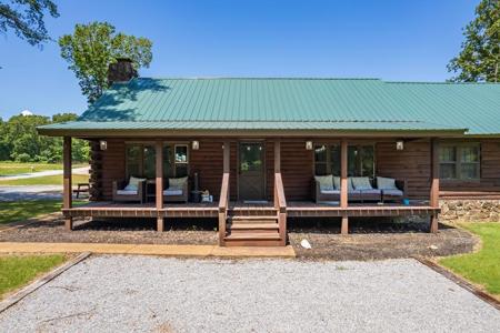 2535 Plum Point Rd, Pope MS 38658