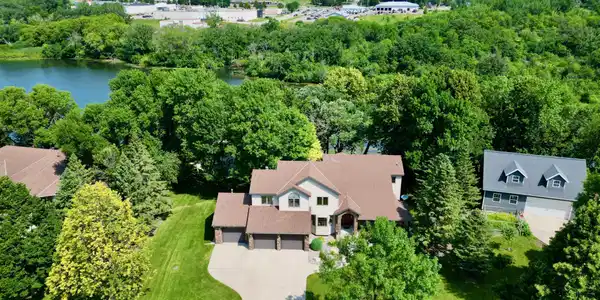 1098 Westside Drive