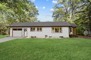 1791 Hillview NE