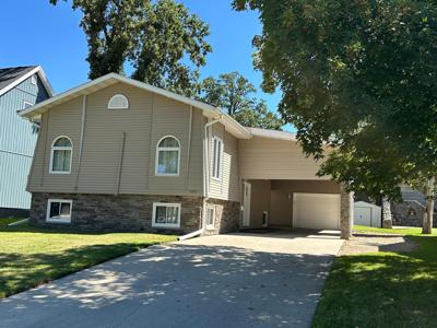 1303 Summit Avenue