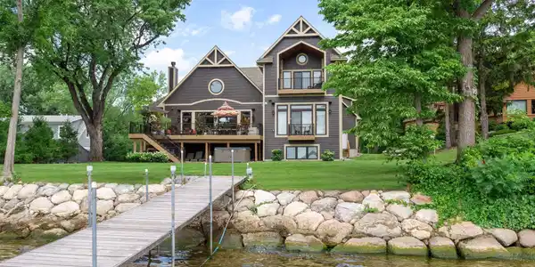 2640 Lakewood Lane
