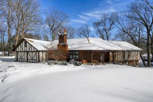 1320 Urbandale N