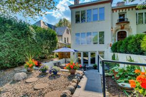 4344 Lake Harriet