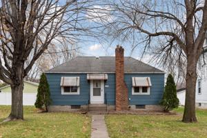208 1st SE