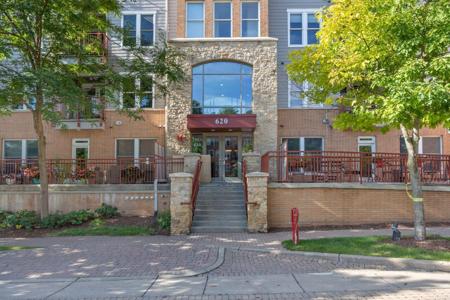 620 Main N