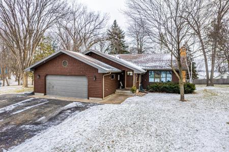 1059 Highwood