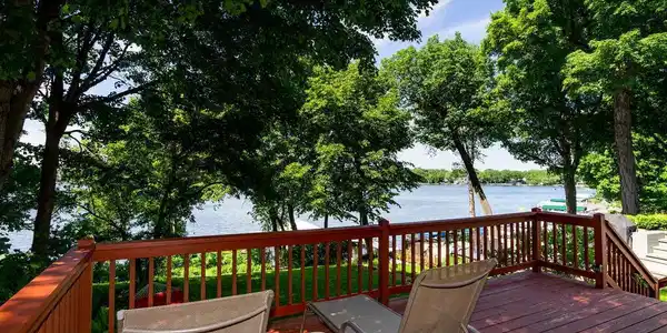 4908 Edgewater Drive
