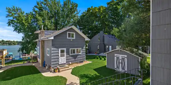 5052 Edgewater Drive