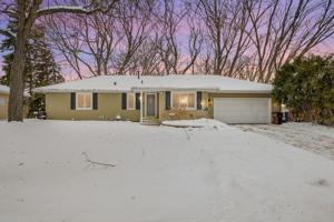 8489 Meadow Lake N