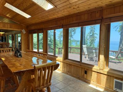 1938 Pine Cliff Road NW