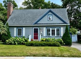 942 8th NE