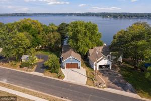 1735 Shoreline