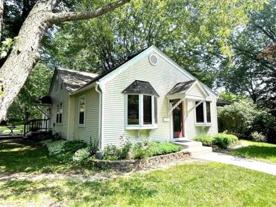 1032 Tainter NE
