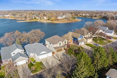 15988 Hyland Pointe