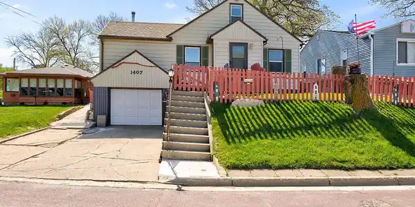1407 Oak Beach Drive