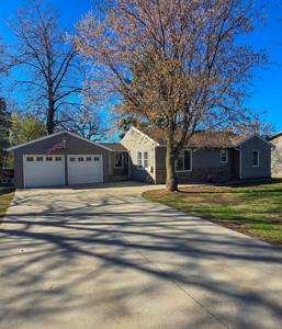 927 Lindbergh Drive S