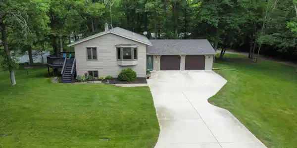 1909 Timber Lane NE