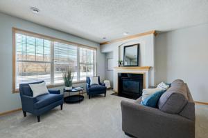 6642 Linwood NE