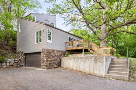 1809 Hillside Lane