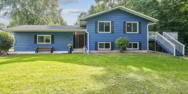 6230 Lake Sarah Heights Drive
