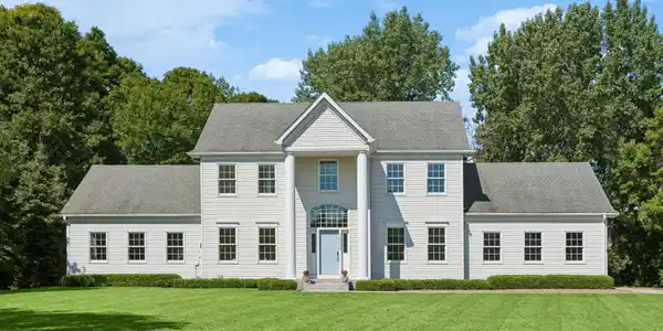 1015 W Cove Lane