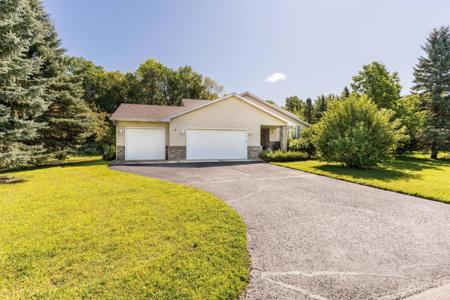 2740 Le Homme Dieu Heights NE