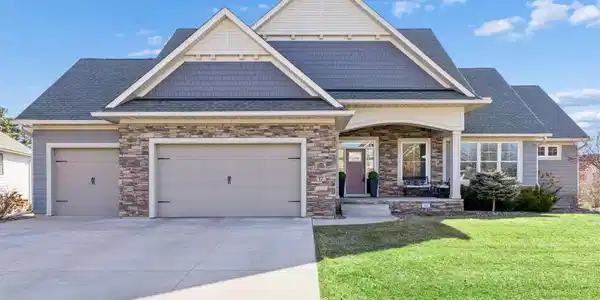 17 Crescent Lane
