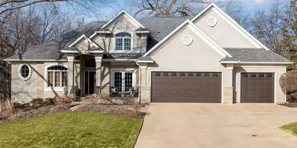 4285 Trillium Lane W