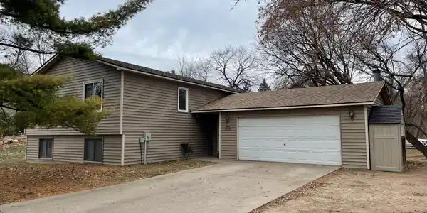 4196 Grainwood NE